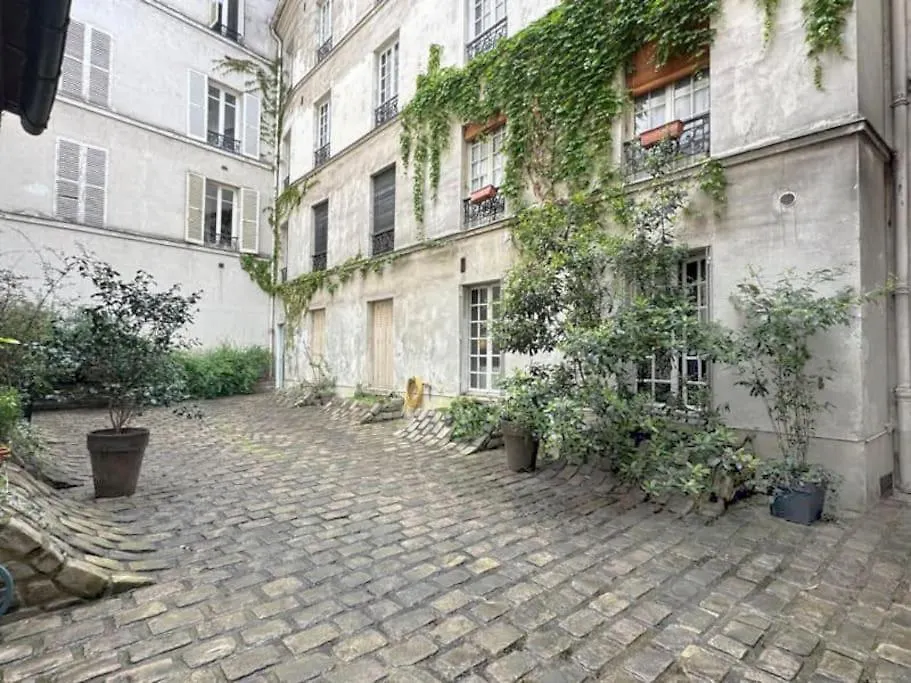Notre-Dame - Studio Paris France