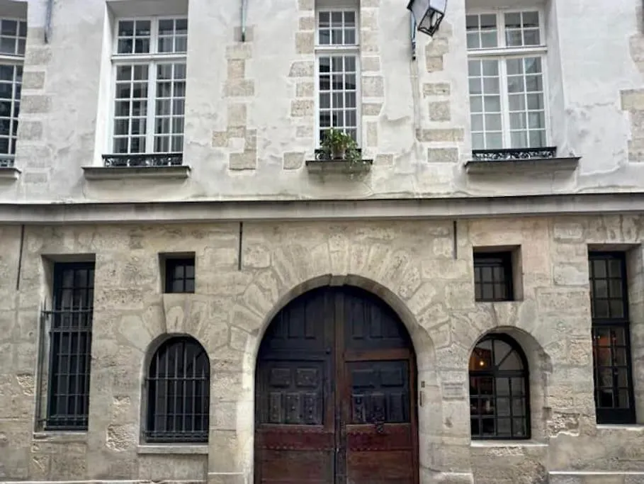 Notre-Dame - Studio París 0*,